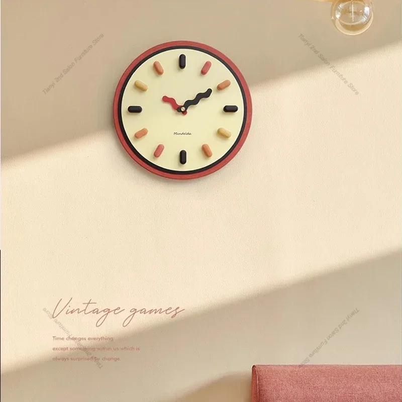 Luxury Lifestyle Living - นาฬิกาแขวนผนังตกแต่งสไตล์ครีม ห้องนั่งเล่น นาฬิกาแขวนผนังอิเล็กทรอนิกส์ สง่างาม เงียบสงบ นาฬิกาแขวนผนังหรูหรา