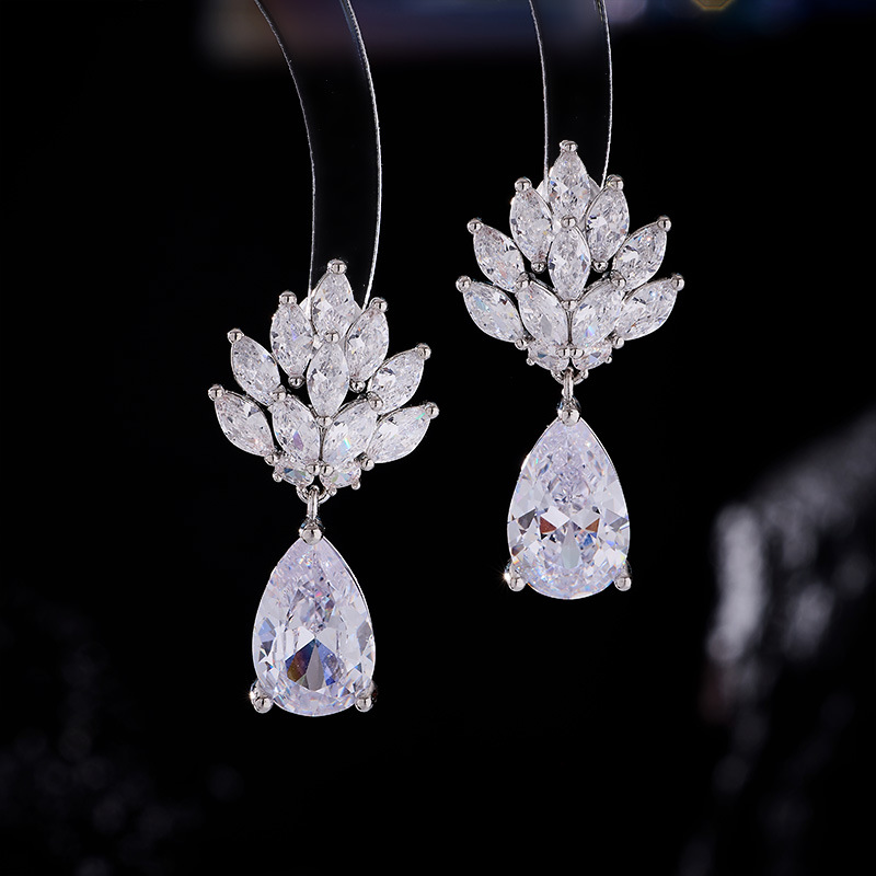 Luxury Lifestyle Goods - ต่างหูทรงหยดน้ำประดับเพชรซิรคอนสุดหรู สไตล์ใหม่ สวยเก๋ ดูดี มีระดับ แบบไม่ต้องเจาะหู